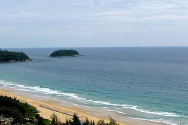 هتل Waterfront Suites Phuket By Centara