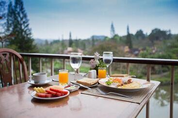 Imperial Phukaew Hill Resort