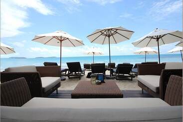 Impiana Beach Front Resort Chaweng Noi, Koh Samui