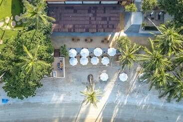 Impiana Beach Front Resort Chaweng Noi, Koh Samui