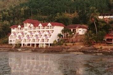 Jansom Beach Resort