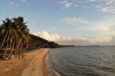 Jansom Beach Resort