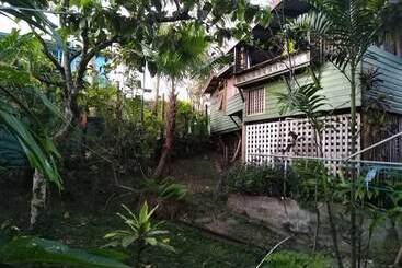 Colonial Lodge Hostel