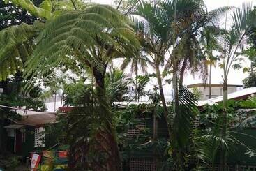 Colonial Lodge Hostel