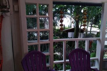 Colonial Lodge Hostel