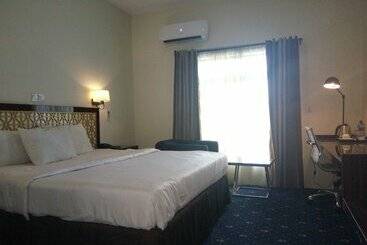 هتل Adig Suites