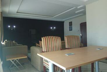 هتل Adig Suites