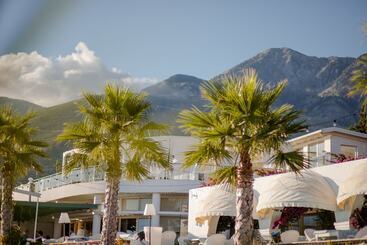 هتل Drymades Inn Resort