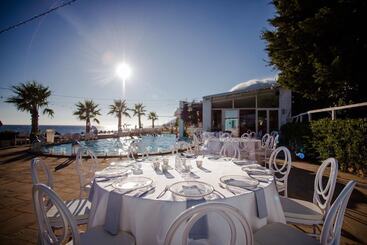 هتل Drymades Inn Resort