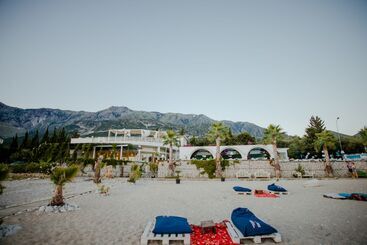 هتل Drymades Inn Resort