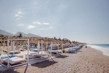 هتل Drymades Inn Resort