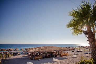 هتل Drymades Inn Resort