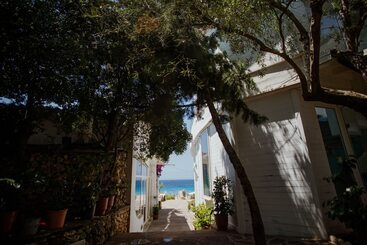 هتل Drymades Inn Resort