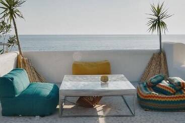 هتل Drymades Inn Resort
