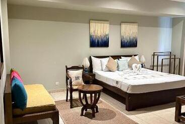 בית מלון כפרי Beach Front By Kay Jay