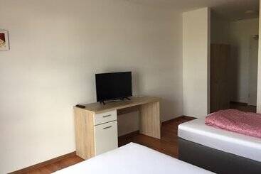 Stundenhotel Krieger