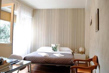 پانسیون Dreaming Piazza Bra Rooms