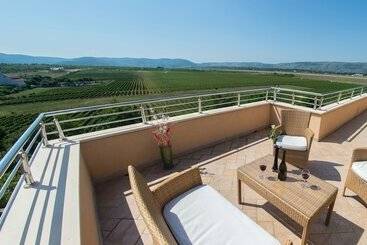پانسیون Luxury Villa Imperial   With The Vineyard Views