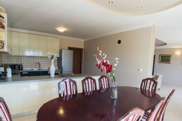 پانسیون Luxury Villa Imperial   With The Vineyard Views