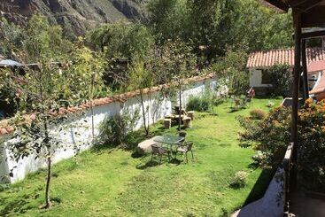 تختخواب و صبحانه Casa Blanca Lodge