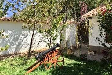 تختخواب و صبحانه Casa Blanca Lodge