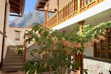 تختخواب و صبحانه Casa Blanca Lodge
