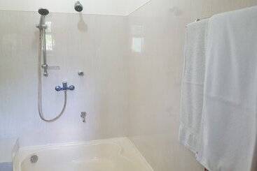 مبيت وإفطار Kavindi Villa Aluthgama