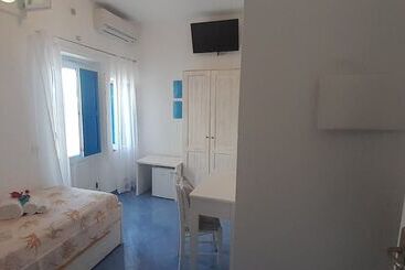 ホテル Eunymos   Trattoria Da Francesco Panarea