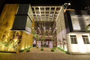هتل Golden Pearl Tangalle Beach New