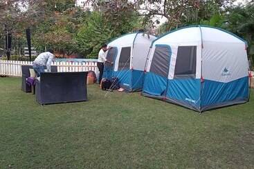 هتل Hiranya Resorts