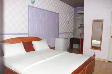 هتل Ivory Place