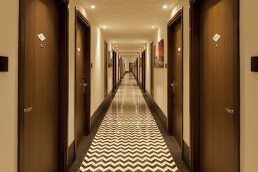 هتل Lemon Tree Premier City Center Pune