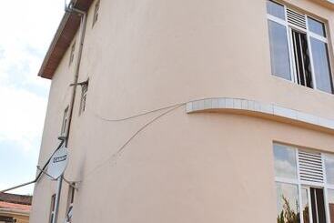 پانسیون Fanadguesthouse