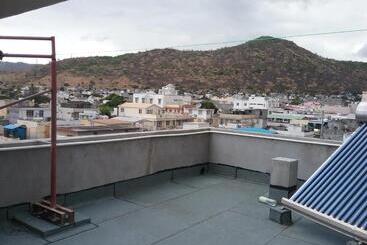 پانسیون La Plaine Verte Guesthouse