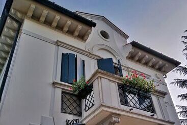 تختخواب و صبحانه Relais Toti Beb Bed E Breakfast