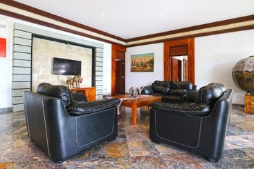 Жильё для туристов Grand Ocean Villa