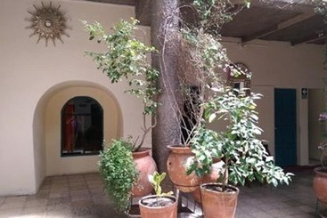 مسافرخانه H Suecia 2 B&b