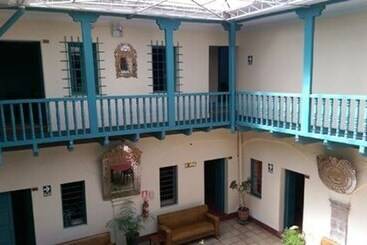 مسافرخانه H Suecia 2 B&b