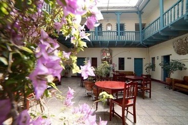 مسافرخانه H Suecia 2 B&b