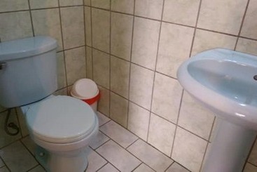 مسافرخانه H Suecia 2 B&b