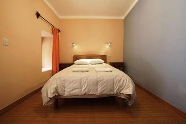 مسافرخانه H Suecia 2 B&b