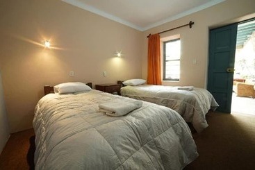مسافرخانه H Suecia 2 B&b