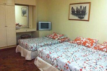 هتل Reddoorz @ Tondaligan Beach