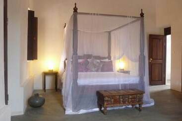 پانسیون Ulani Lodge