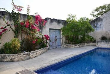پانسیون Ulani Lodge