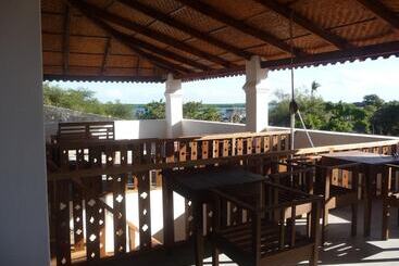 پانسیون Ulani Lodge