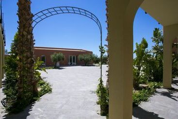 اقامتگاه Corte Olea Resort