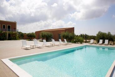اقامتگاه Corte Olea Resort
