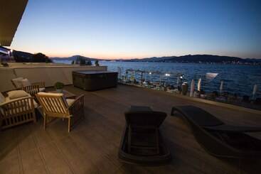 Aianteion Bay Luxury Hotel & Suites