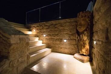 Aianteion Bay Luxury Hotel & Suites